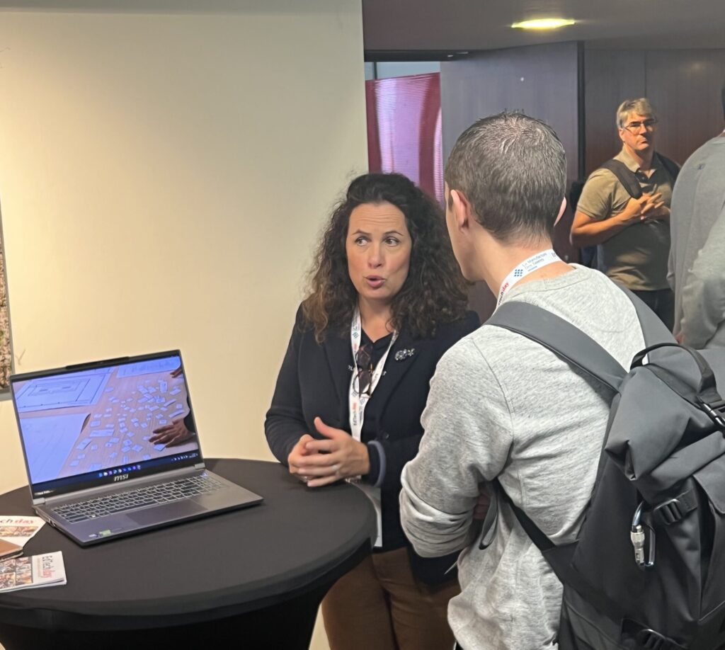 Stand post conférence pour donner plus d'explications au public